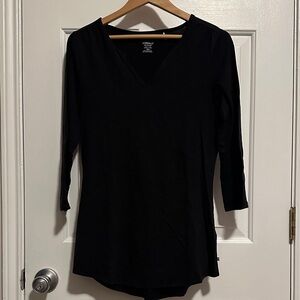 Toad&Co Black Long Sleeve V-Neck Tee